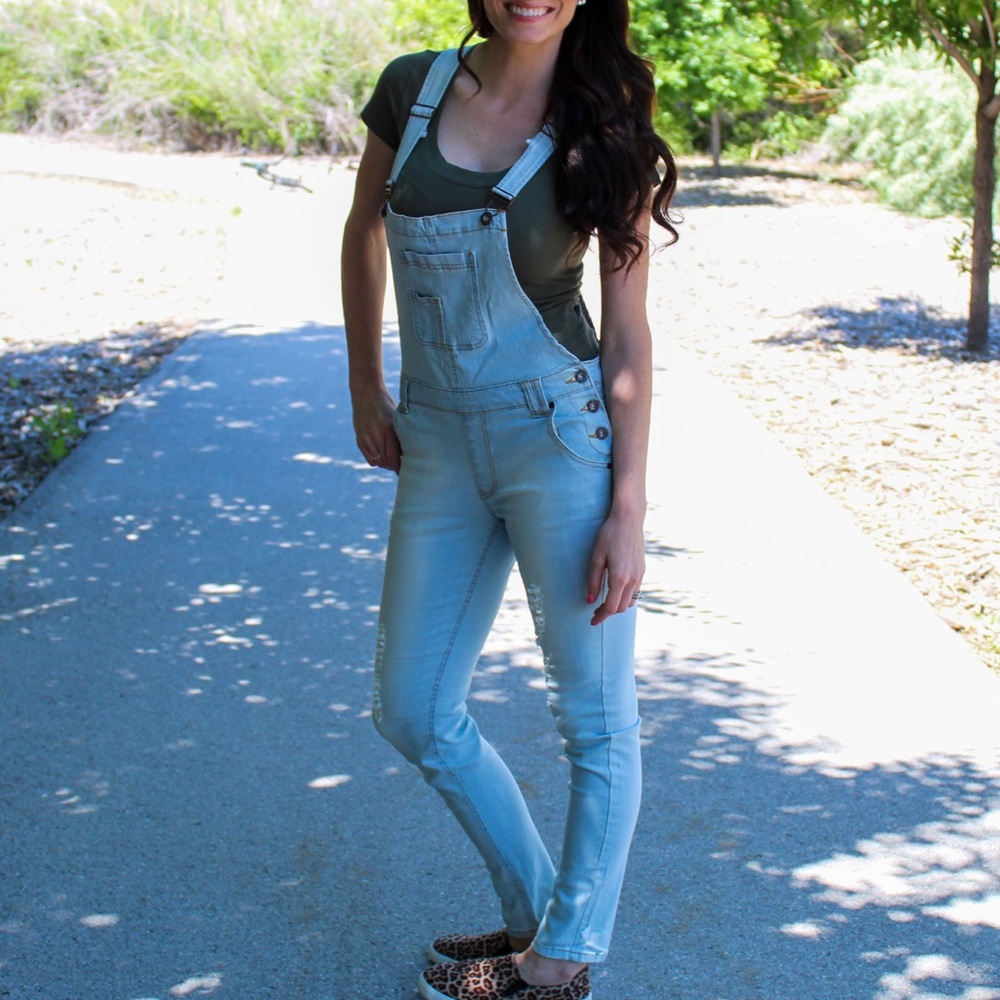 Chloe Overall